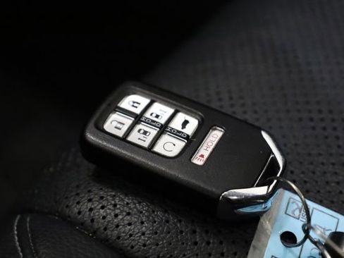 Used 2023 Honda Odyssey Elite image 40