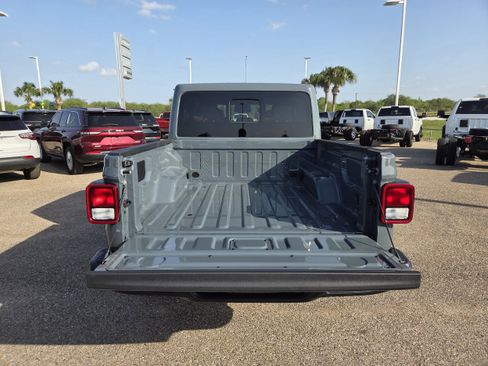 New 2026 Jeep Gladiator Sport image 25