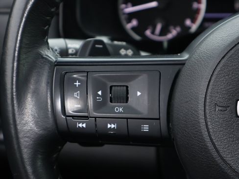 Used 2024 Nissan Pathfinder SV FWD image 14