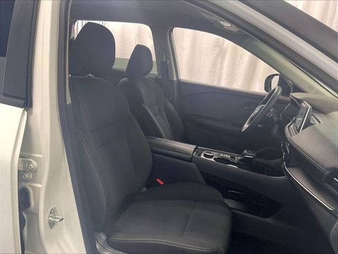 Used 2023 Nissan Rogue S AWD/4WD image 11