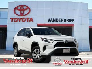 Used 2024 Toyota RAV4 LE video 1