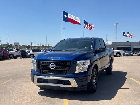Used 2021 Nissan Titan SV RWD image 8