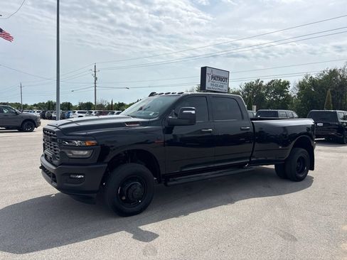 New 2026 RAM 3500 Tradesman AWD/4WD image 16