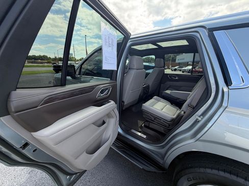 Used 2024 Chevrolet Tahoe LT w/ LT Signature Package AWD/4WD image 12