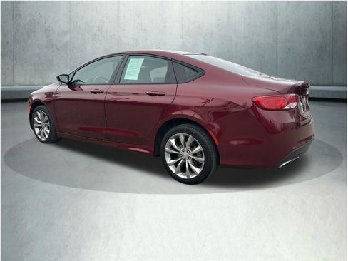 Used 2016 Chrysler 200 S image 3