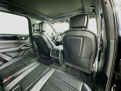 Used 2022 Porsche Cayenne image 29
