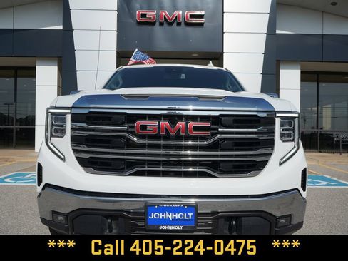 Used 2025 GMC Sierra 1500 SLT AWD/4WD image 3