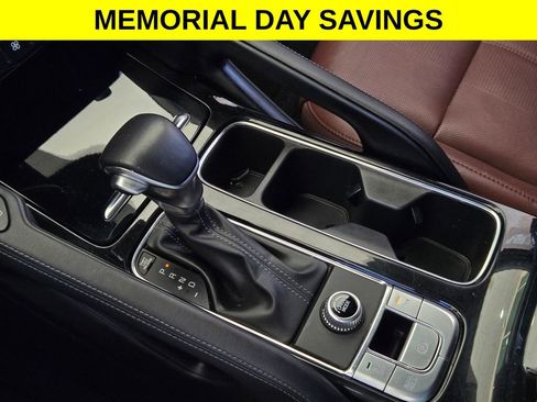 Used 2024 Kia Telluride EX w/ EX Captain's Chair Package FWD image 20