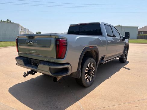 Used 2025 GMC Sierra 2500 Denali Ultimate AWD/4WD image 3