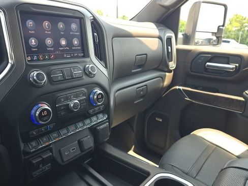 Used 2022 GMC Sierra 2500 Denali w/ Denali Ultimate Package AWD/4WD image 26
