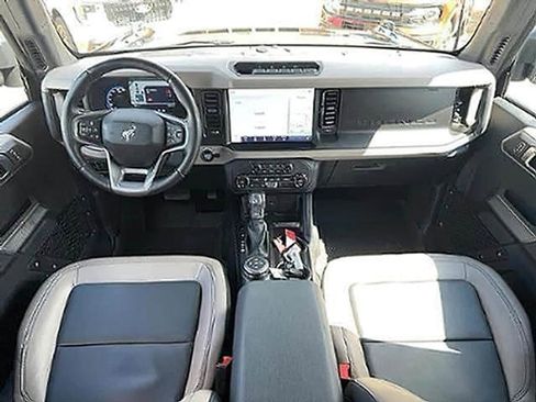 Used 2023 Ford Bronco Wildtrak AWD/4WD image 11