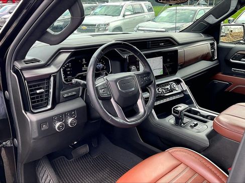 Used 2023 GMC Sierra 1500 Denali Ultimate AWD/4WD image 13