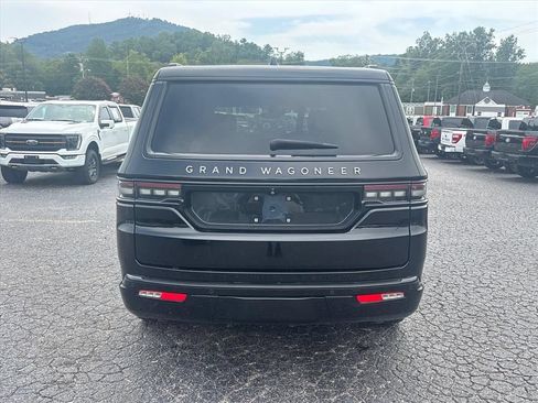Used 2023 Jeep Grand Wagoneer 4WD image 6