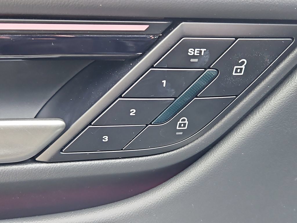 Certified 2026 Porsche Macan 4 Electric AWD/4WD image 23