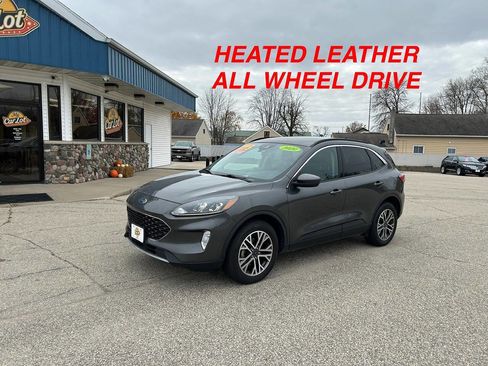 Used 2020 Ford Escape SEL image 2