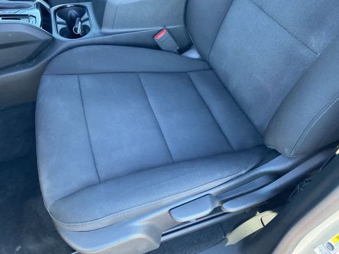 Used 2023 Chevrolet Colorado W/T image 11