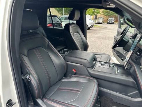 Used 2022 Ford Expedition Limited AWD/4WD image 19