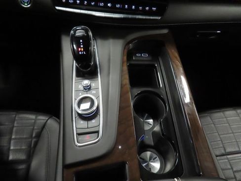 Certified 2024 Cadillac Escalade ESV Premium Luxury Platinum w/ Heavy-Duty Trailer Package image 26