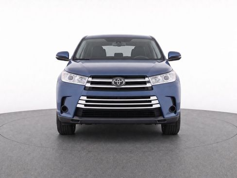 Used 2019 Toyota Highlander LE FWD image 5