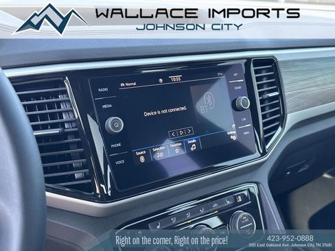 Used 2022 Volkswagen Atlas Cross Sport SE AWD/4WD image 25