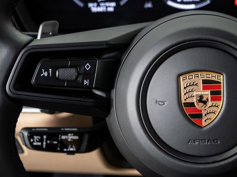 Certified 2024 Porsche Cayenne Coupe image 10