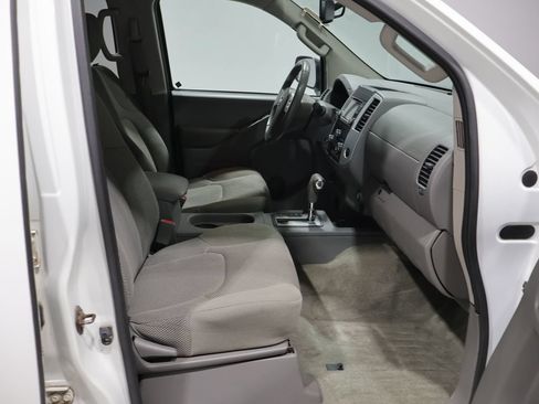 Used 2015 Nissan Frontier SV w/ SV Value Truck Package AWD/4WD image 21