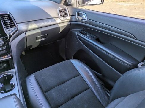 Used 2020 Jeep Grand Cherokee Altitude image 18