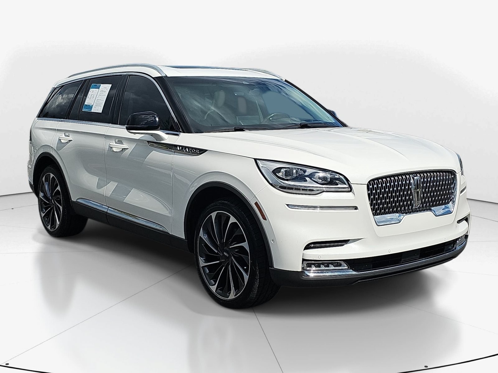 Used 2022 Lincoln Aviator Reserve w/ Equipment Group 201A AWD/4WD image 3