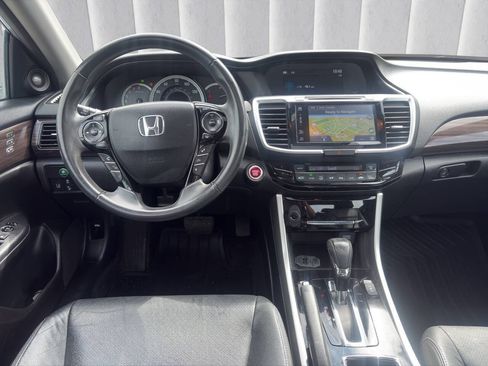 Used 2017 Honda Accord EX-L image 11