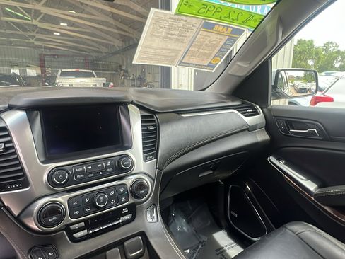 Used 2019 Chevrolet Suburban LT AWD/4WD image 13