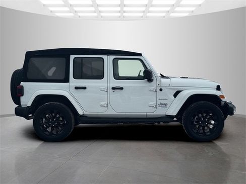 Certified 2022 Jeep Wrangler Unlimited Sahara w/ Cold Weather Group image 8