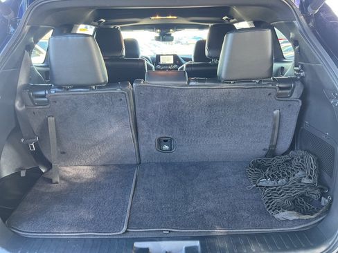 Used 2023 Toyota Highlander XSE image 16