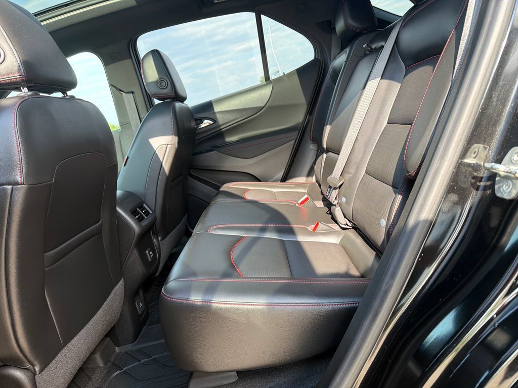 Certified 2022 Chevrolet Equinox RS w/ RS Leather Package AWD/4WD image 23