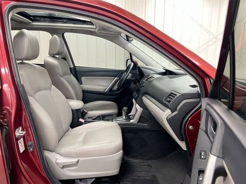 Used 2014 Subaru Forester 2.5i Limited image 22