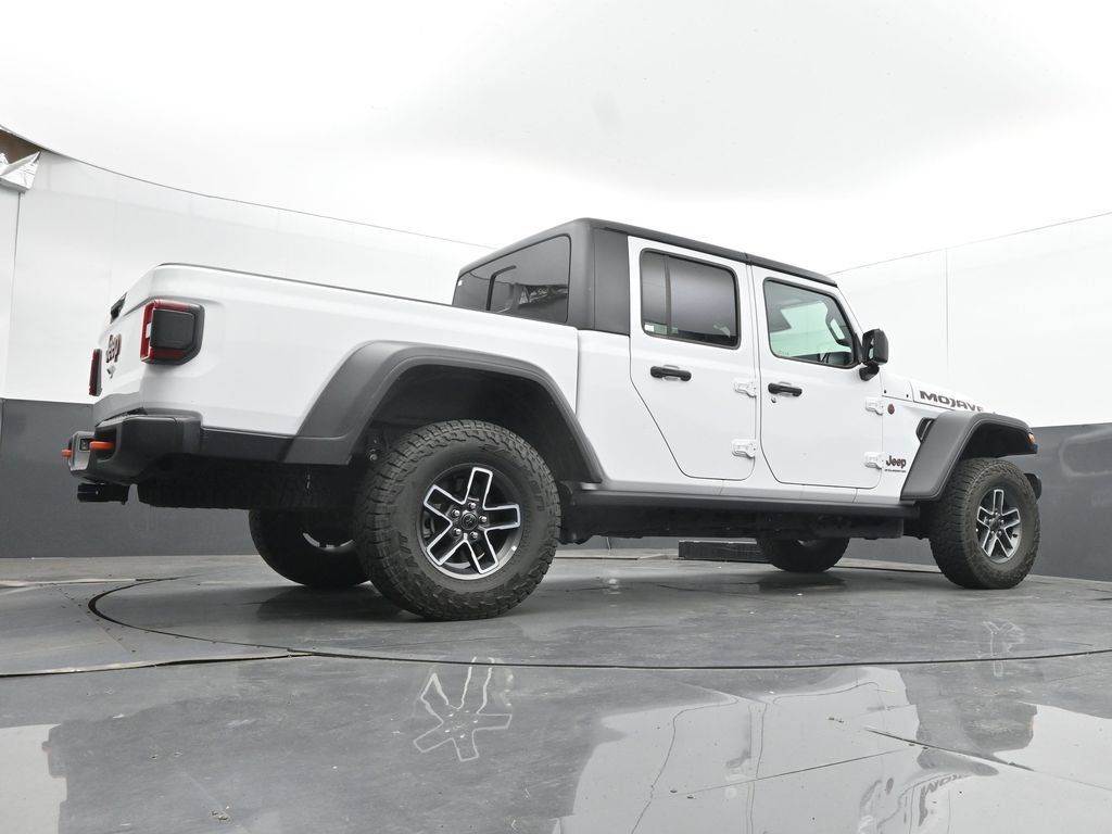 Used 2026 Jeep Gladiator Mojave AWD/4WD image 41