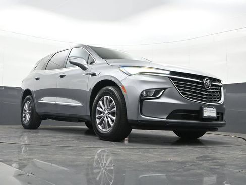 Used 2023 Buick Enclave Essence AWD/4WD image 37