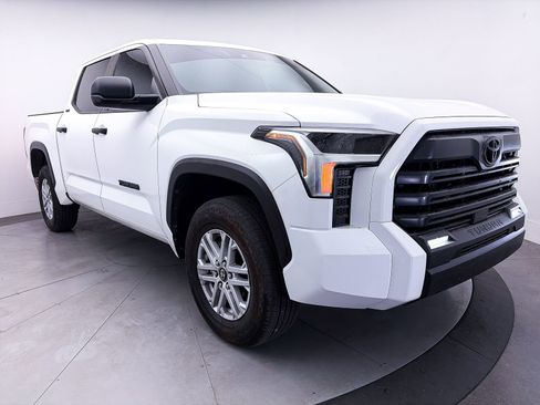 Used 2025 Toyota Tundra SR5 AWD/4WD image 9