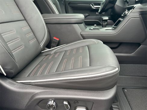 Used 2025 GMC Sierra 1500 AT4X image 14