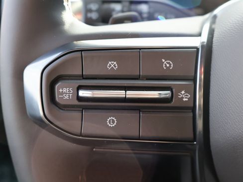 New 2026 GMC Yukon XL AT4 w/ AT4 Premium Package image 18