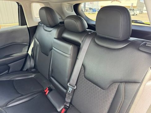 Used 2020 Jeep Compass Latitude AWD/4WD image 12