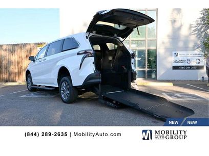 New 2025 Toyota Sienna LE