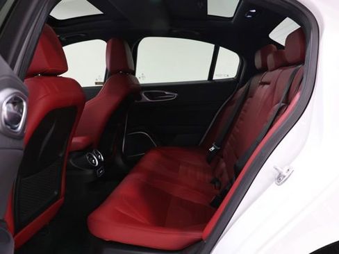 Used 2023 Alfa Romeo Giulia Veloce AWD/4WD image 29