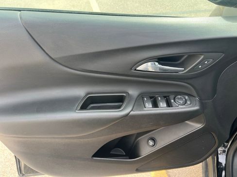 Used 2024 Chevrolet Equinox LT image 8