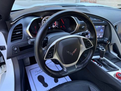 Used 2019 Chevrolet Corvette Stingray Coupe w/ 1LT RWD image 19