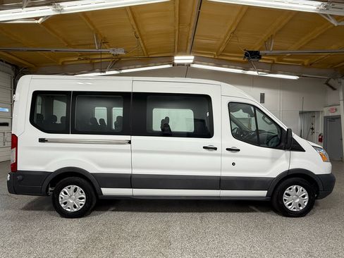 Used 2017 Ford Transit 350 XLT image 5