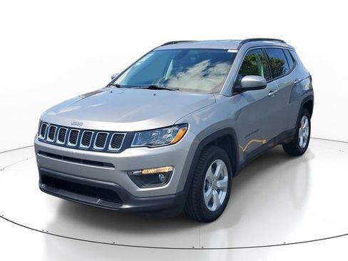 Used 2019 Jeep Compass Latitude AWD/4WD image 2