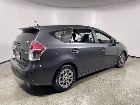 Certified 2017 Toyota Prius V Two FWD image 3