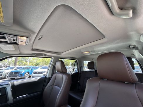 Used 2022 Toyota 4Runner Limited AWD/4WD image 19