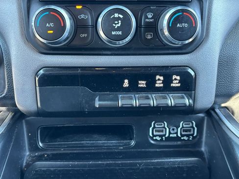Used 2021 RAM 1500 Big Horn RWD image 23