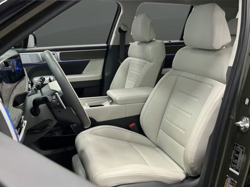 Used 2024 Hyundai Santa Fe Calligraphy AWD/4WD image 9